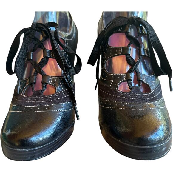 Isaac Mizrahi Brogue Oxford Lace Up Wingtip Heels SZ 8.5 Coquette Pinup Y2K - Picture 9 of 12